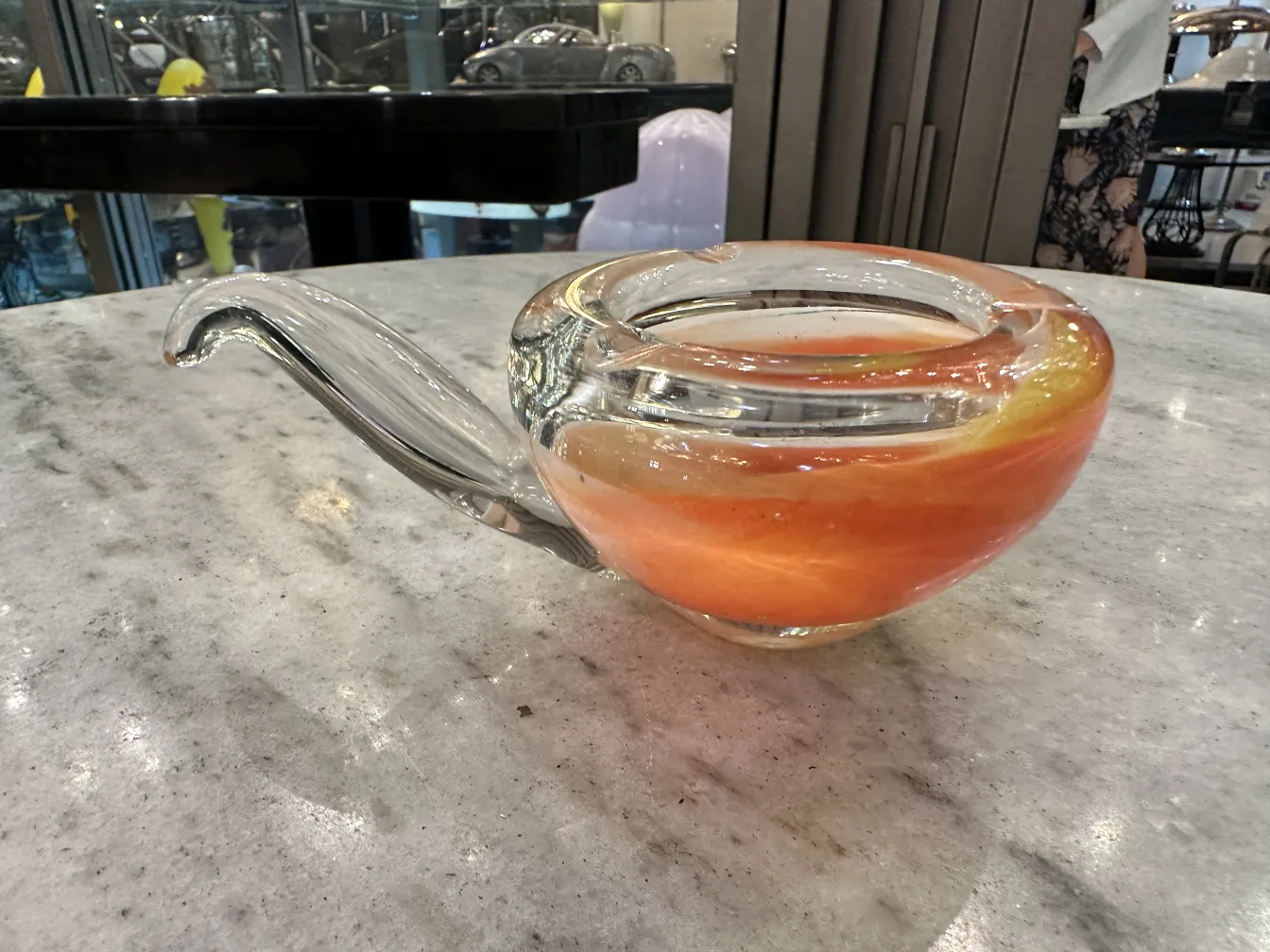 vase antico in vetro di murano con colori caldi