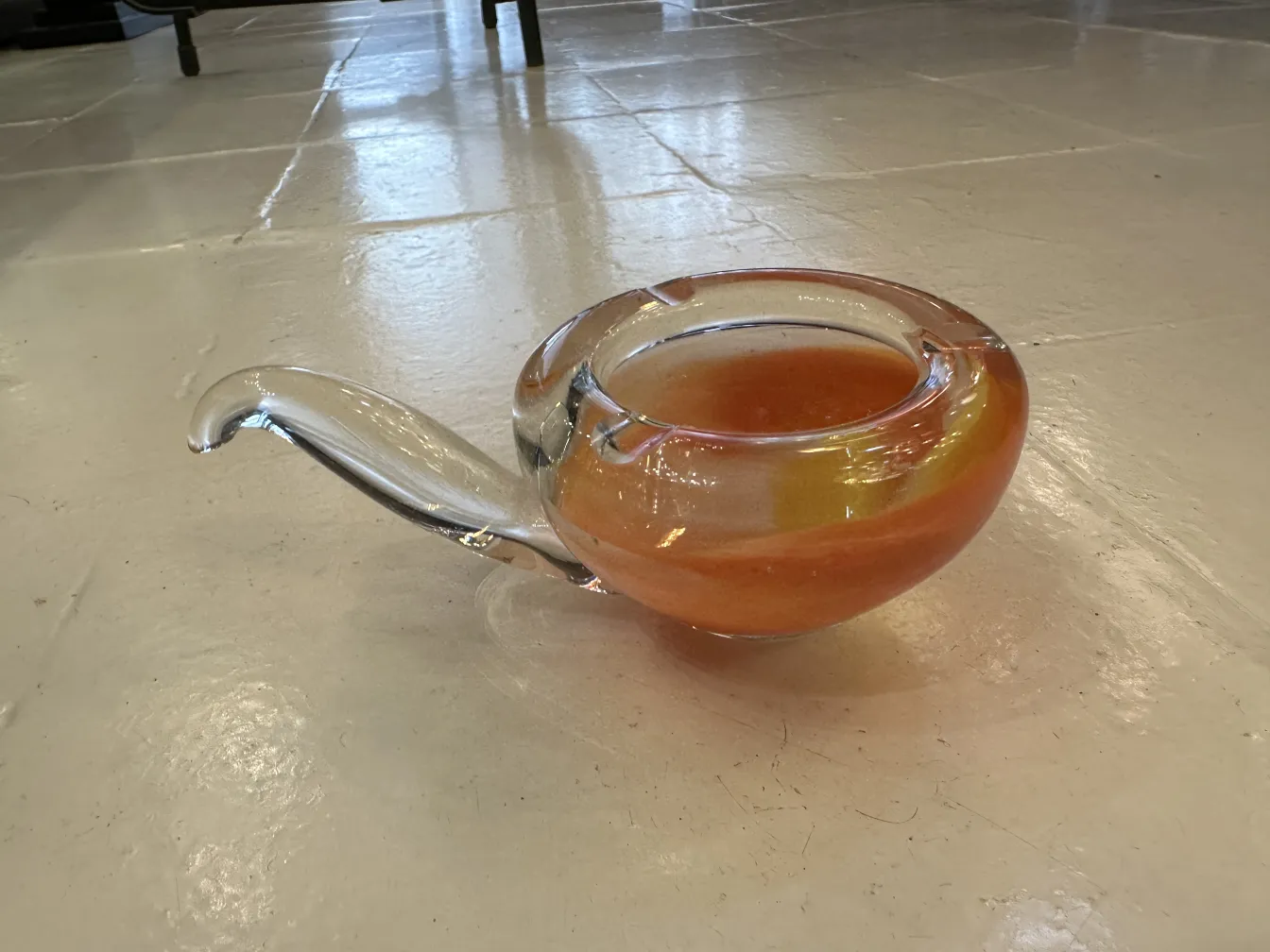 pezzo decorativo antico in vetro di murano nei toni caldi