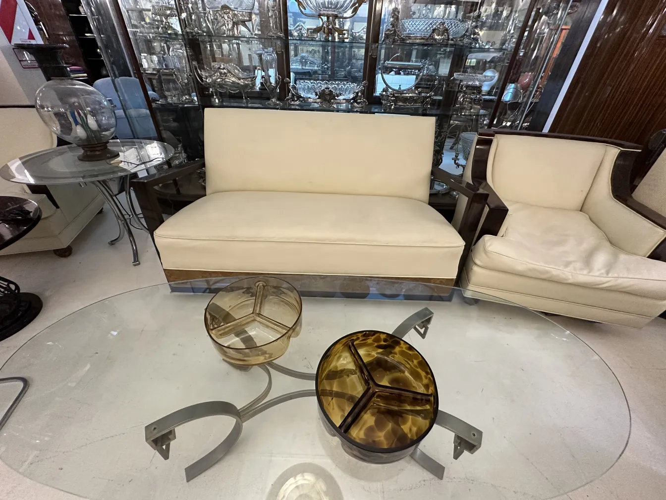 hermoso cristal de murano en forma redondeada con detalles sutiles