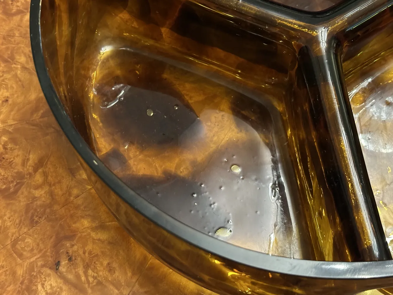 琥珀色设计，优雅经典，完美用于装饰