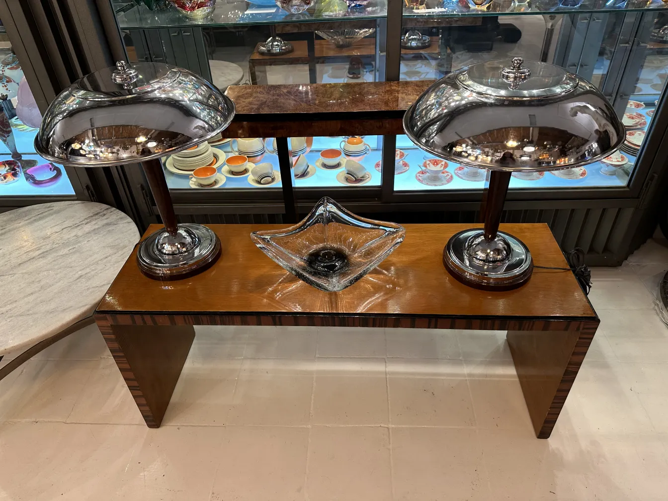 独特形状的古董穆拉诺玻璃装饰品