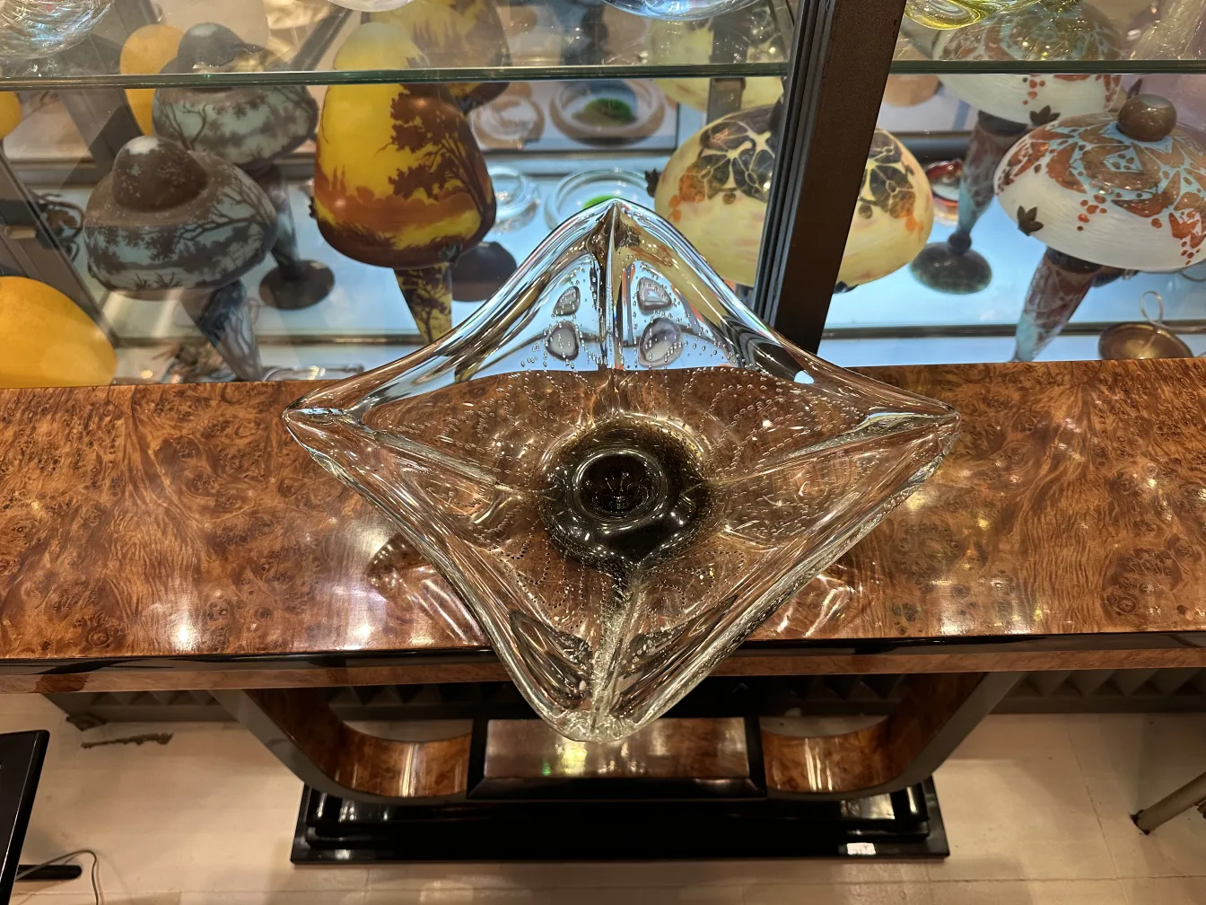 peça antiga de cristal de murano com forma decorativa