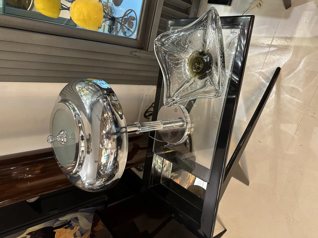 美しい星型のムラーノガラスの花瓶