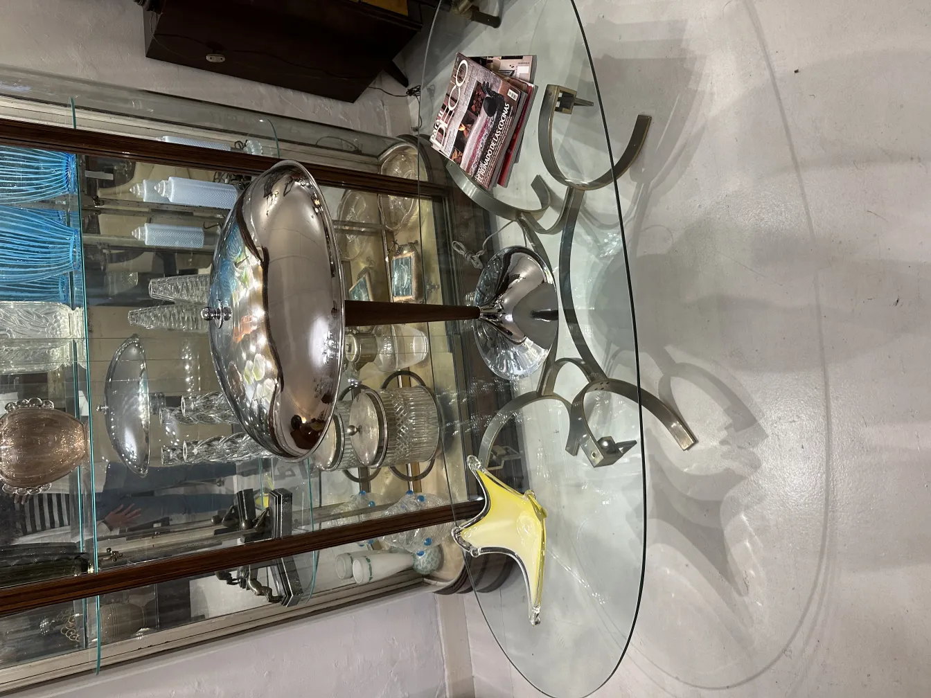 Antigo cristal de Murano com forma elegante e brilho