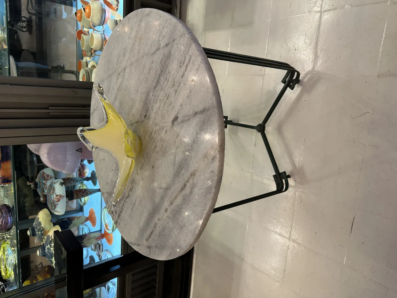 vaso antigo de cristal de murano em forma estilizada