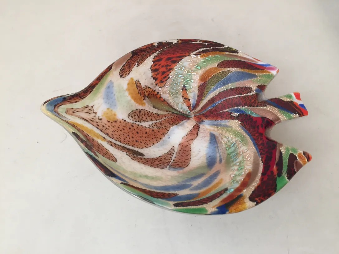 tel qu'il apparaît, un ancien cristal de murano aux couleurs vibrantes et aux formes uniques, décoratif