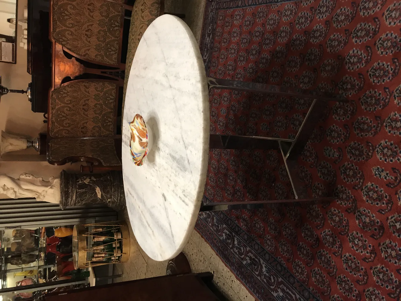 splendido vetro di murano con colori vivaci e forma unica