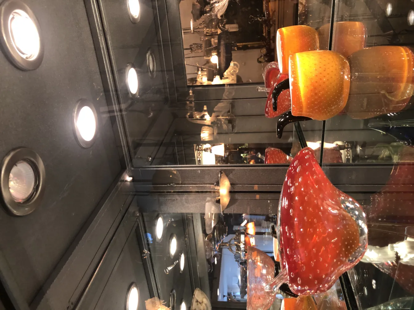 schöne antike dekorative Murano-Glasstück mit bunten Details