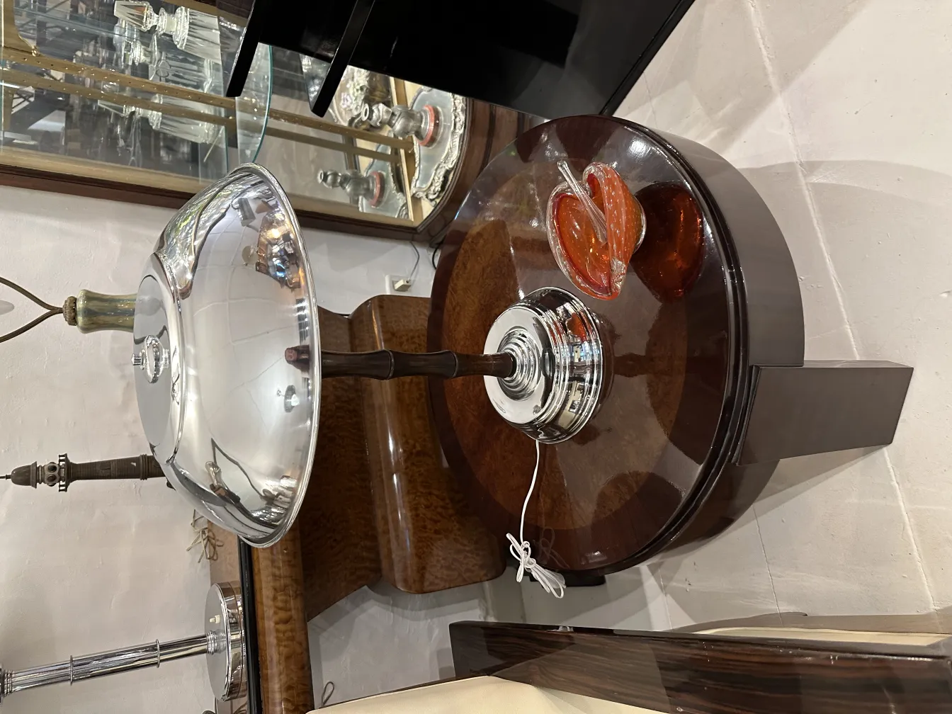 lampada antica con base in vetro di Murano, design elegante