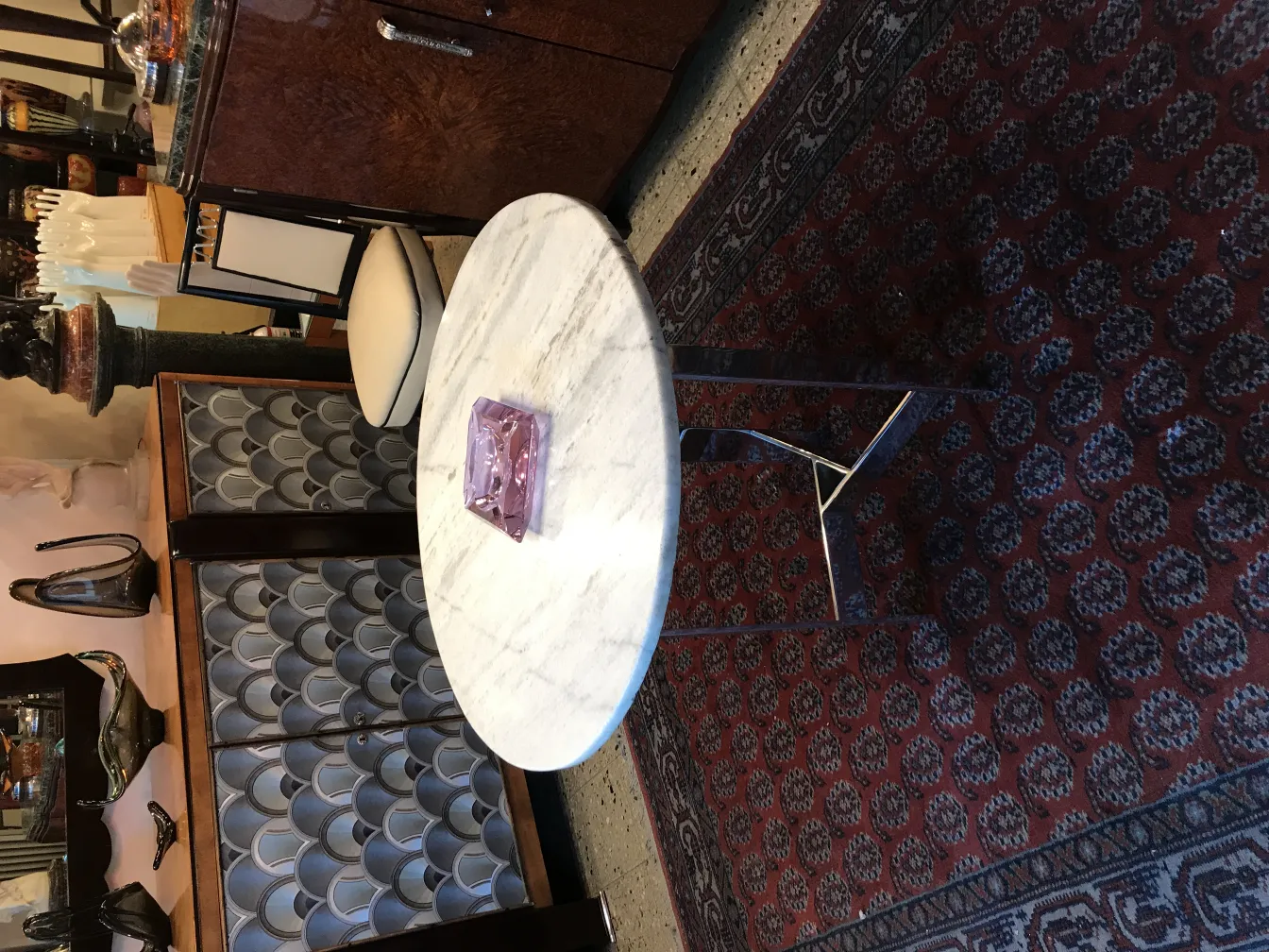 antico vetro di murano con dettagli viola