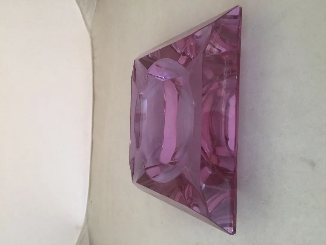 pierre ancienne de cristal de murano en forme de diamant rose