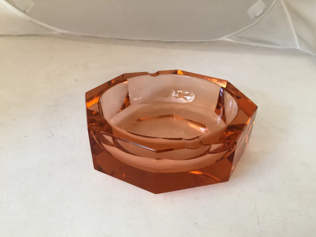 portacenere antico arancione di forma ottagonale