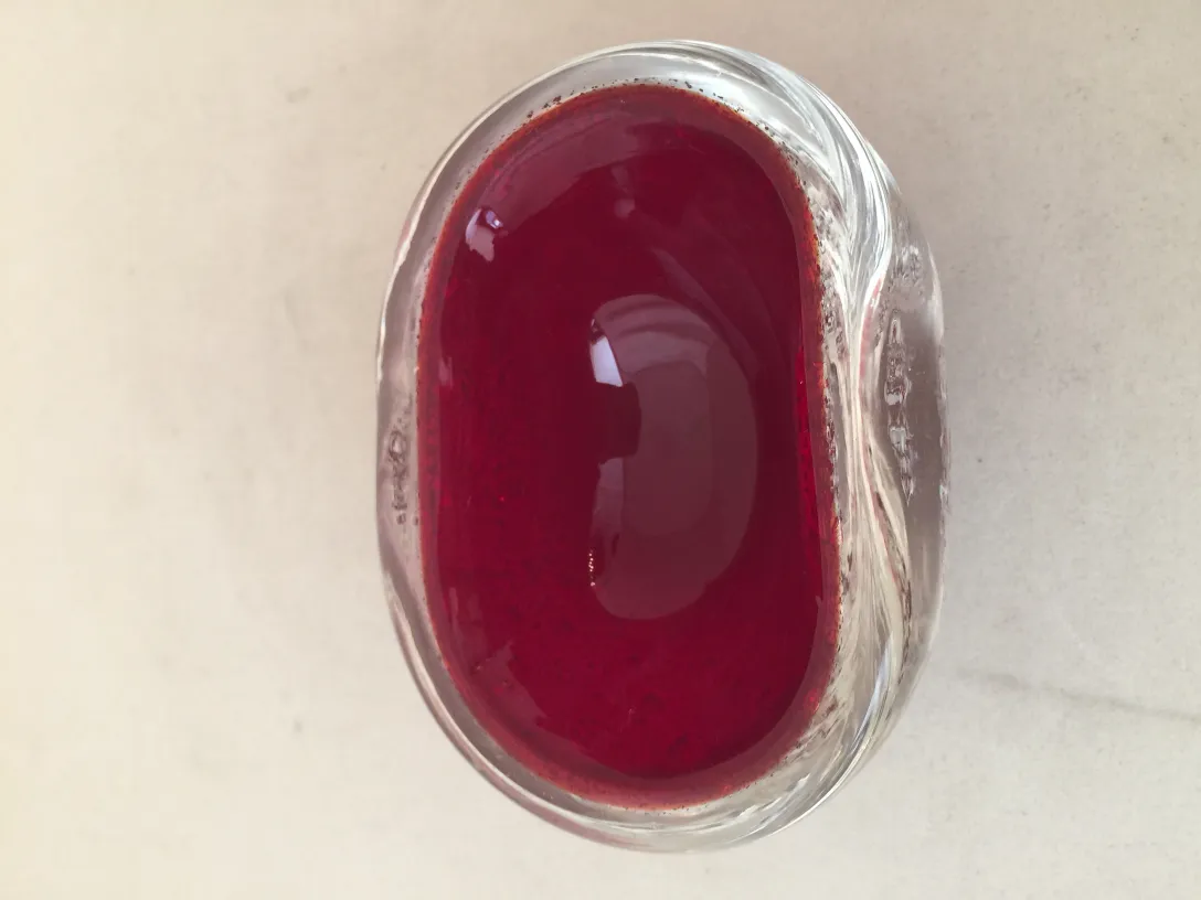 Cristal de Murano ancien de forme ovale rouge