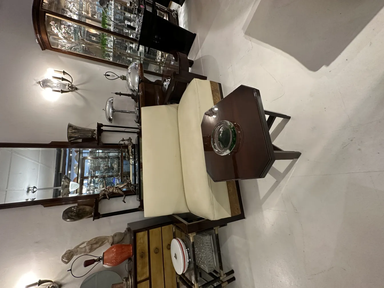 古い環境にあるムラーノガラス。