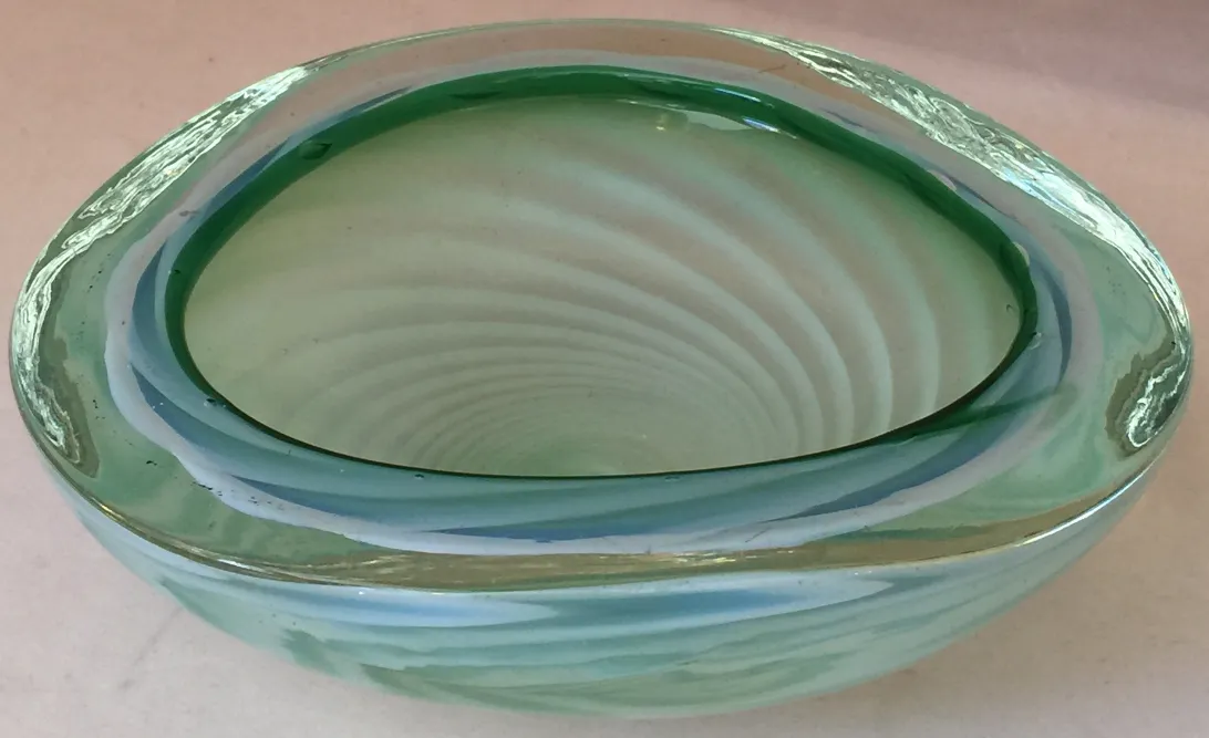 altes murano-glas in grünen tönen, ovale form