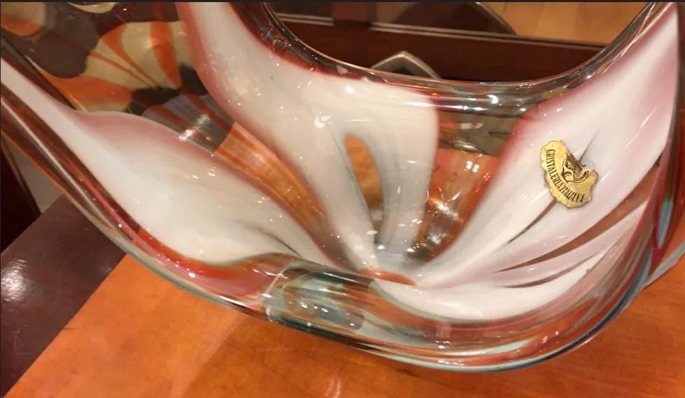 decorativo antiguo cristal de murano con tonos rojizos y blancos