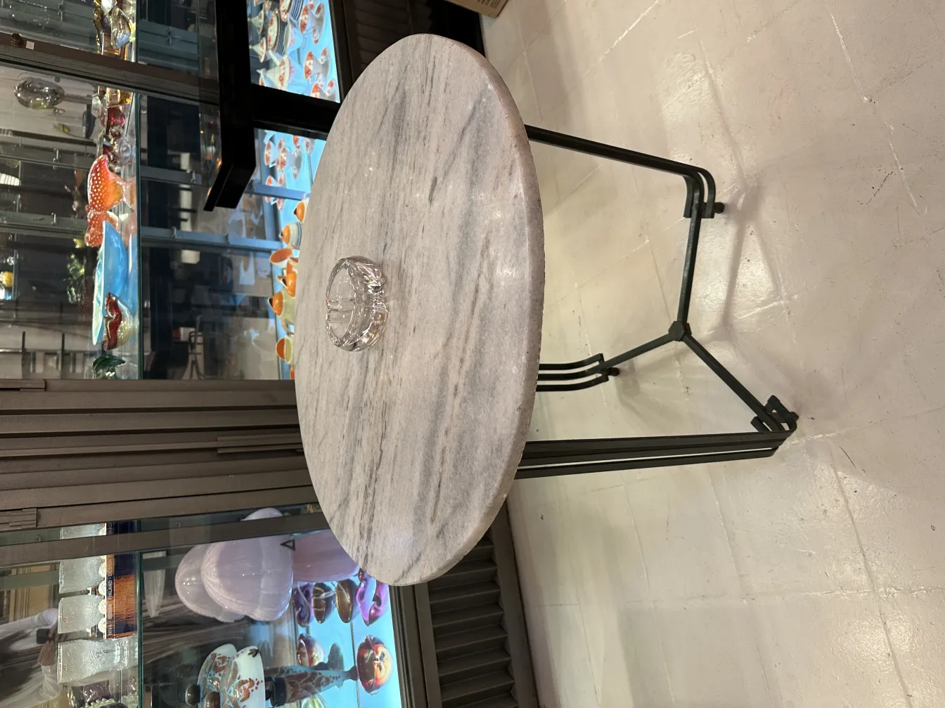 Table avec cristal de Murano et ambiance décorative