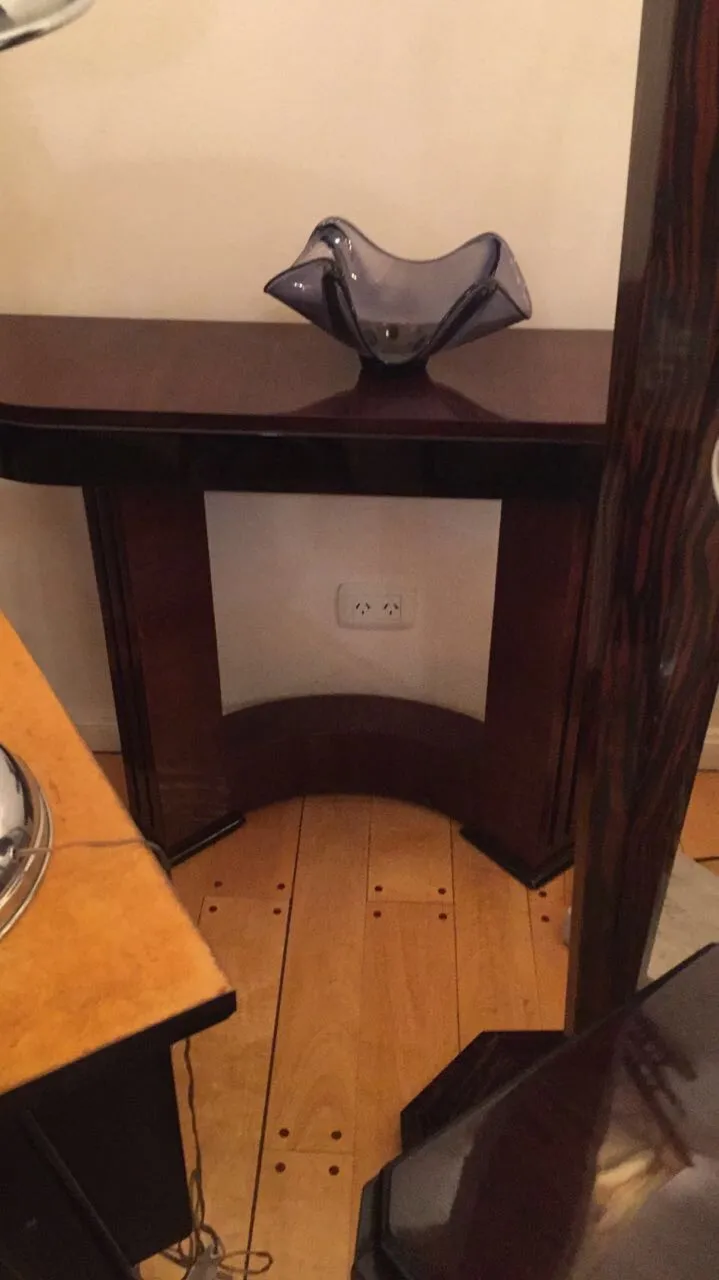 Ancien cristal de Murano en forme décorative sur une table