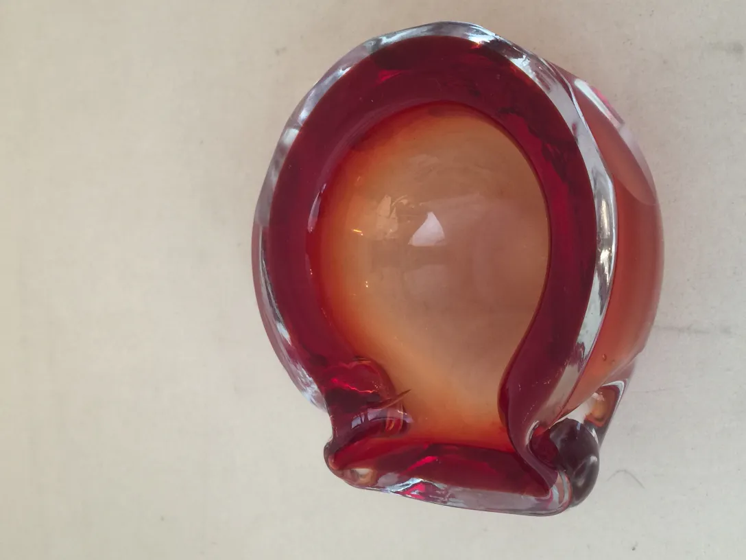 antiguo cristal de murano rojo con forma ovalada, decorativo