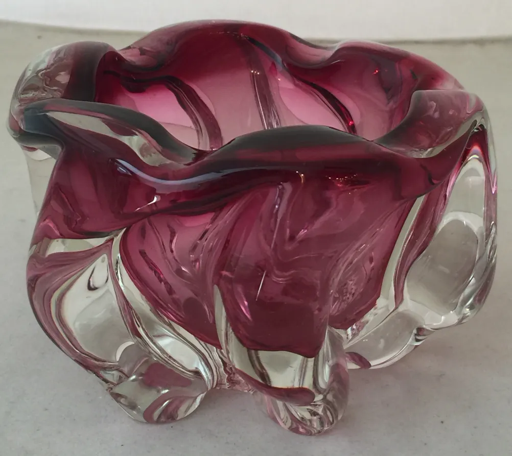 murano glas dekoratives stück in rosa und klar