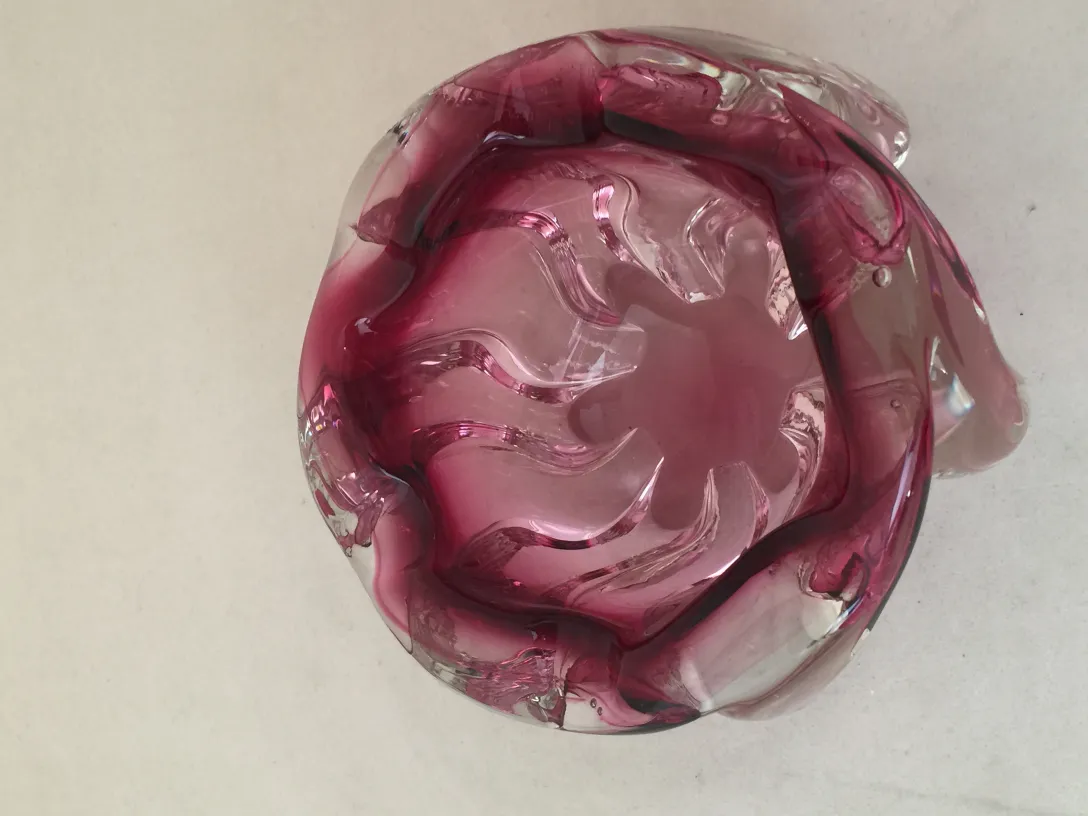 Декоративный элемент из муранского стекла розового цвета