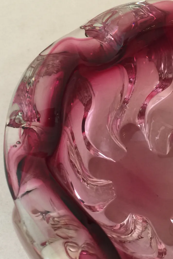 Cristal de Murano antigo com um bonito design em rosa