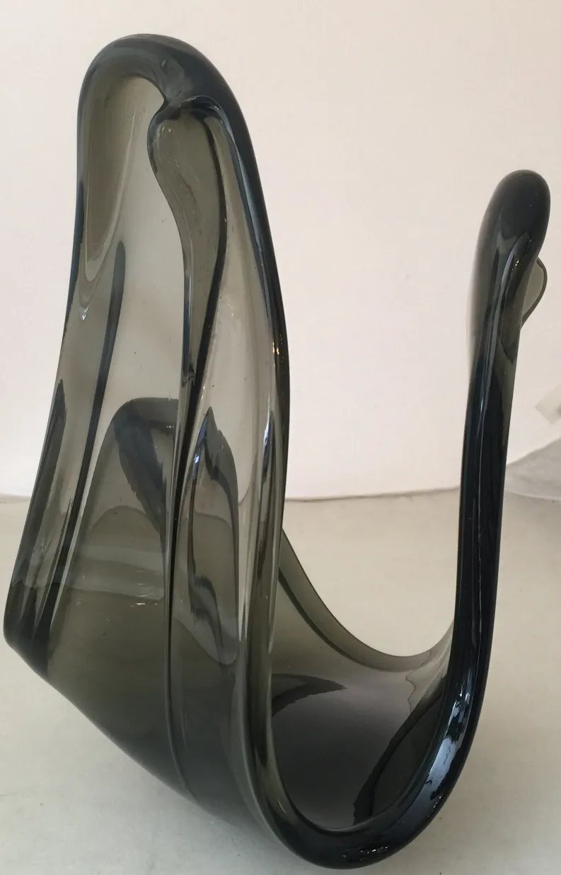 Antikes Murano-Glas in grau mit gewellten Formen