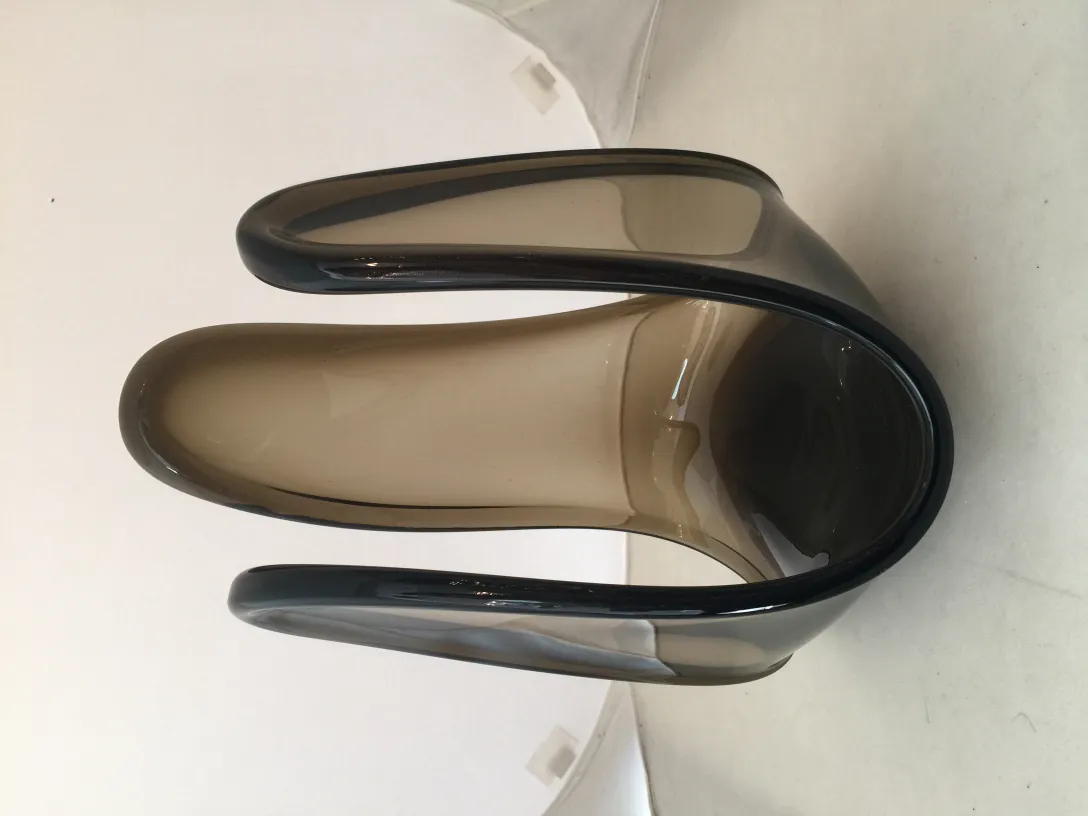 antike murano-glass vase mit doppelter krümmung