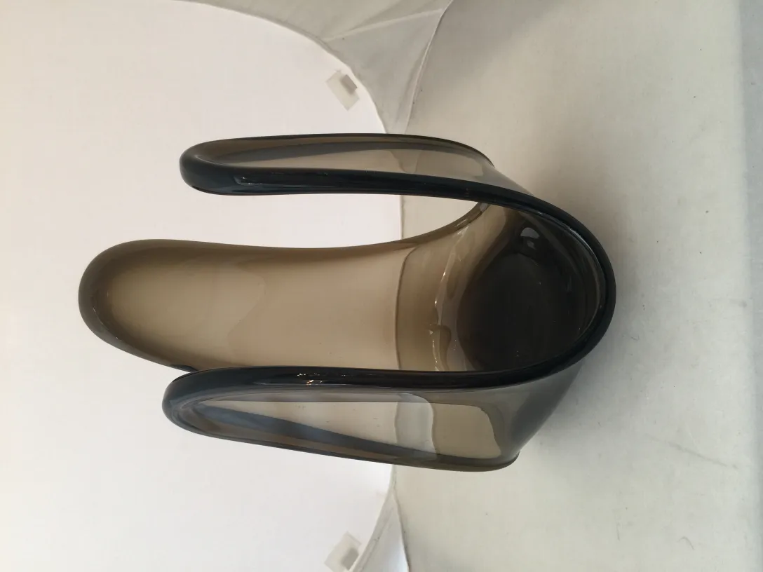 figurina decorativa antica in vetro di murano in tonalità scure