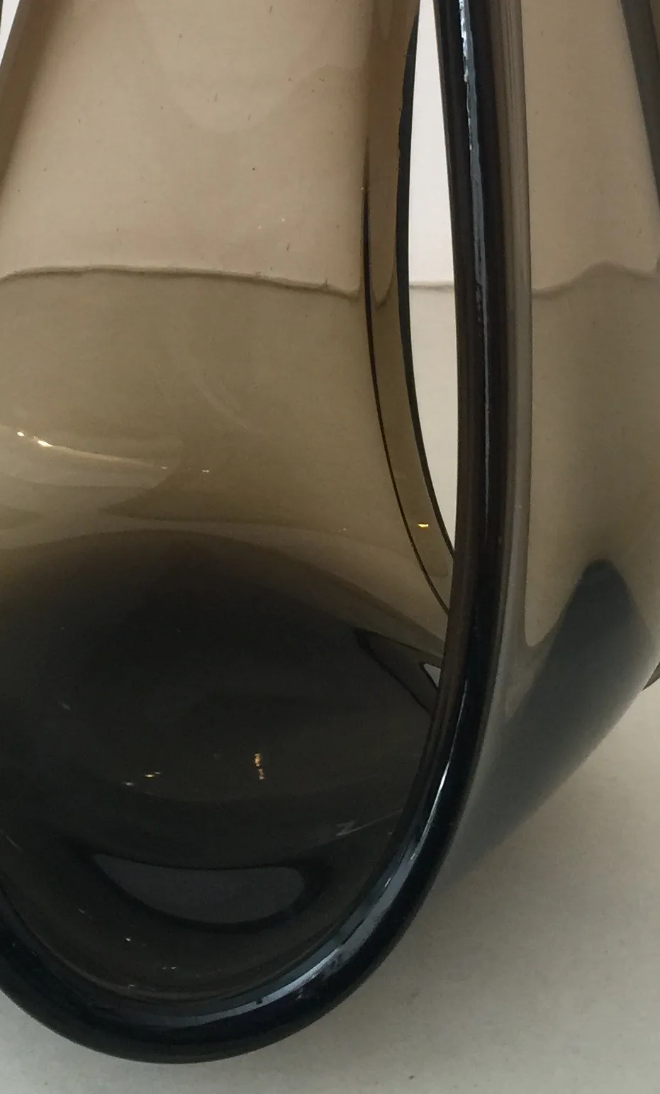 elegantes antikes murano-glas in geschwungener form