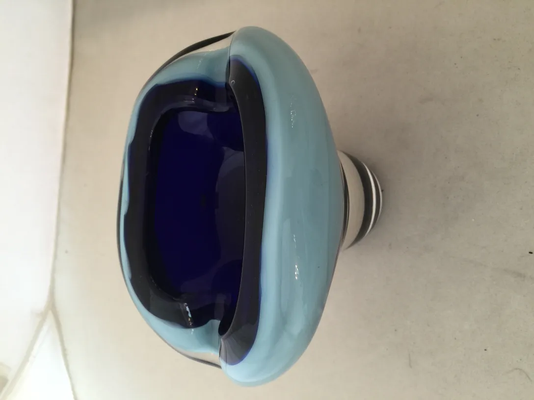 antikes murano-glas dekoratives Stück in blau und schwarz