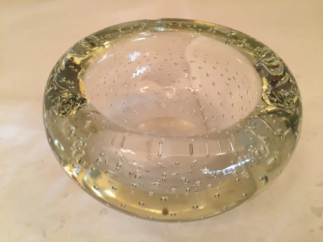 linda cristal de murano com bolhas e forma redonda, estilo antigo