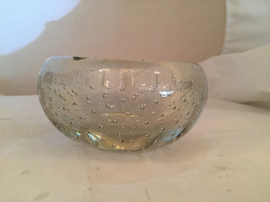 bol en cristal ancien de murano avec des bulles proéminentes
