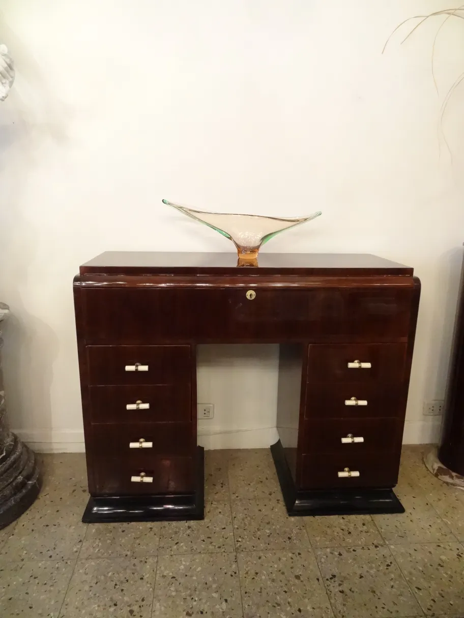 Antike Murano-Glasvase mit elegantem Design