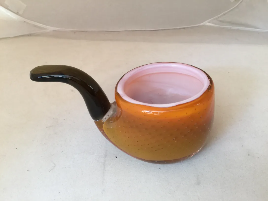 古老的穆拉诺玻璃，琥珀色和粉色调