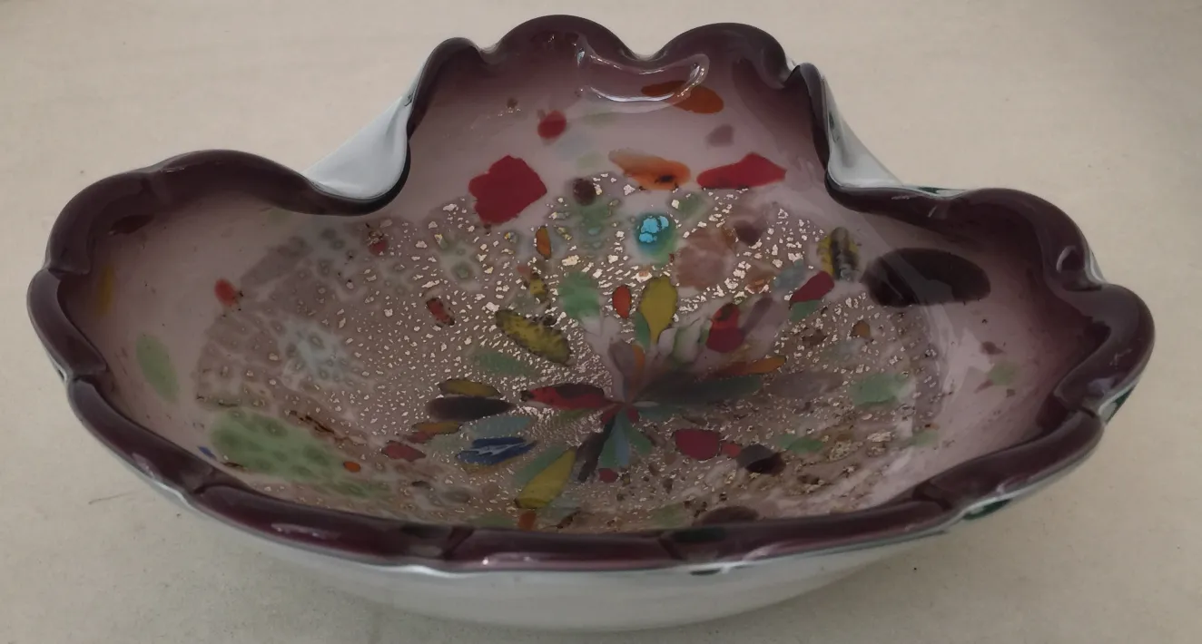 antike murano-glas schüssel mit buntem design