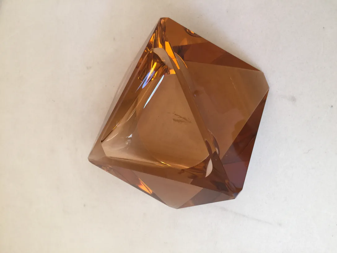 figurita decorativa de cristal de murano en tono ámbar