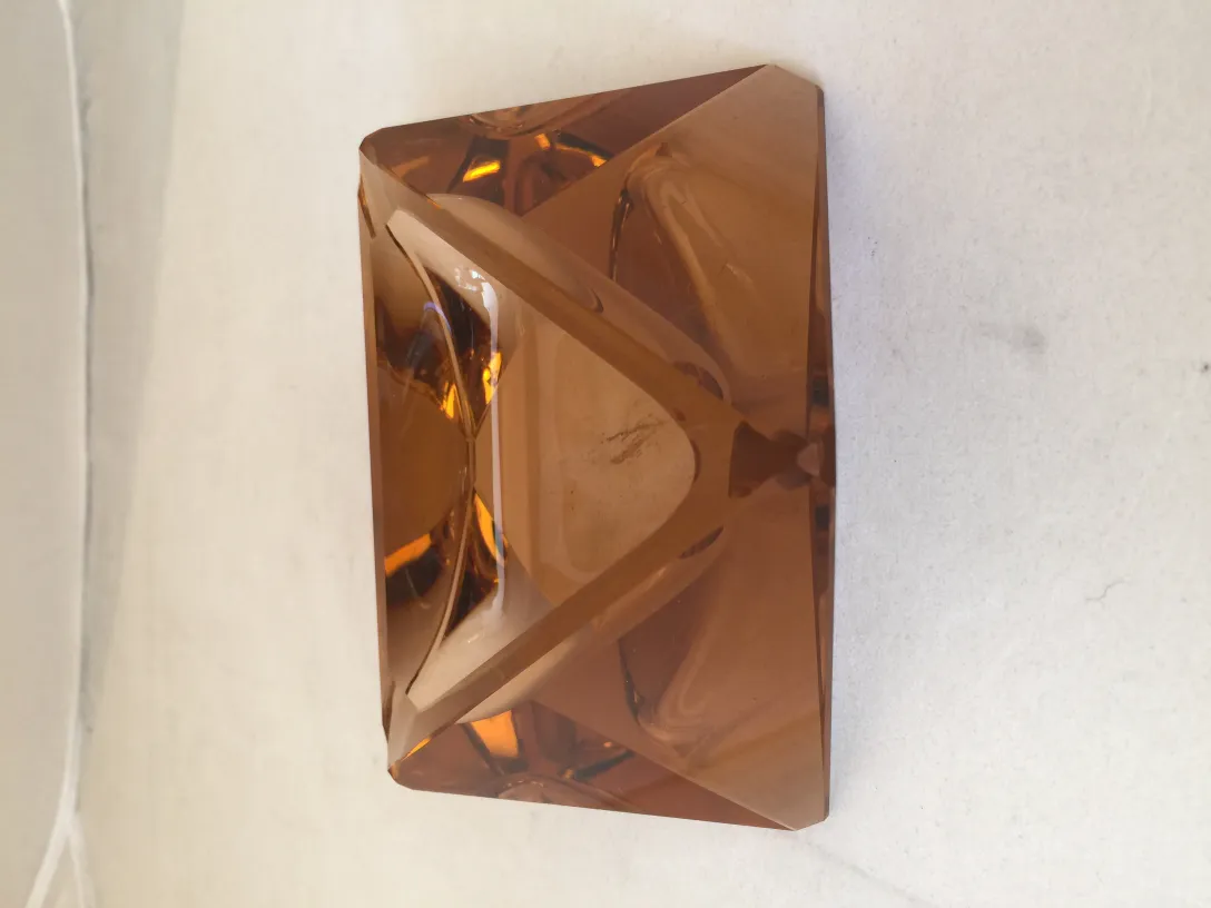 antigo cristal de murano decorativo em tom âmbar