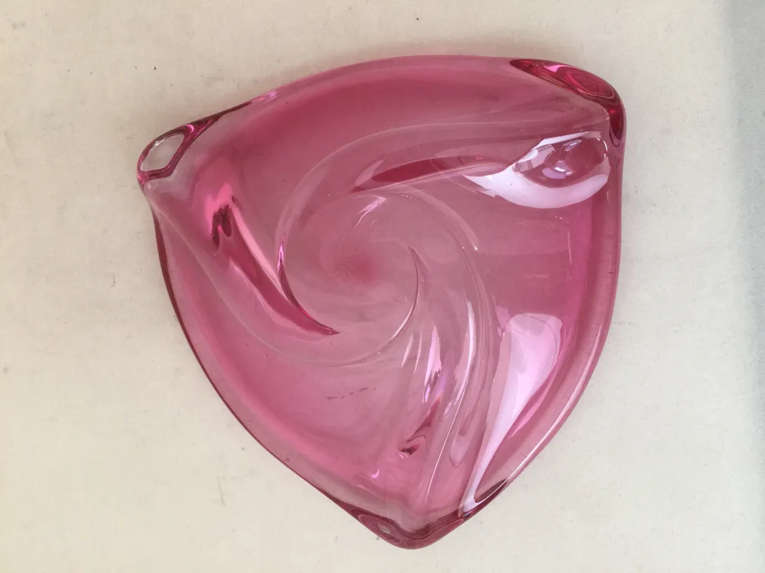 decorative antique murano glass plate in pink with spiral design
