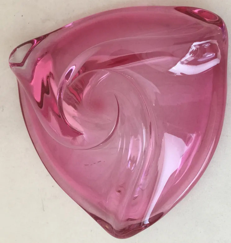 Antiker dekorativer Murano-Glasplatten in Rosa mit besonderer Form.