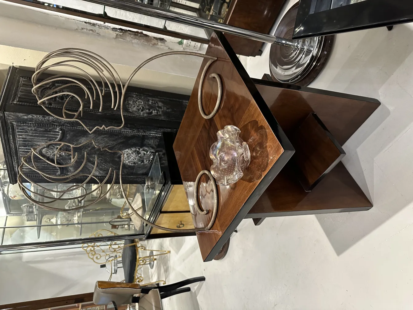 pezzo decorativo antico in vetro di murano con forme uniche