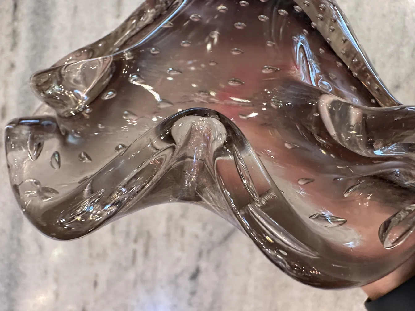 Cristal de Murano ancien avec forme ondulée et bulles