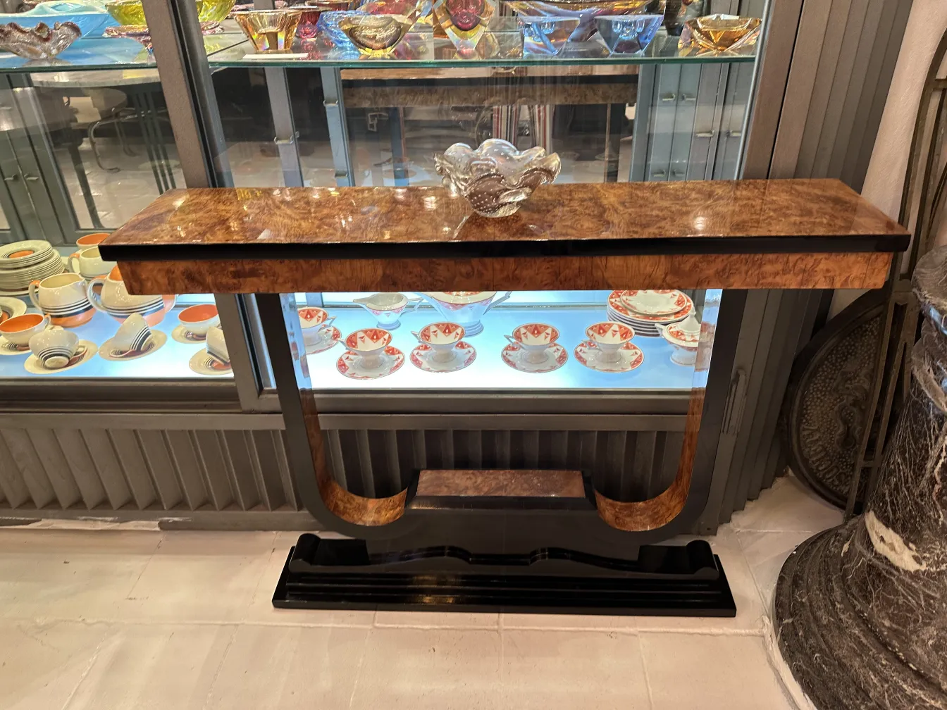 schönes murano-glas in antikem ambiente