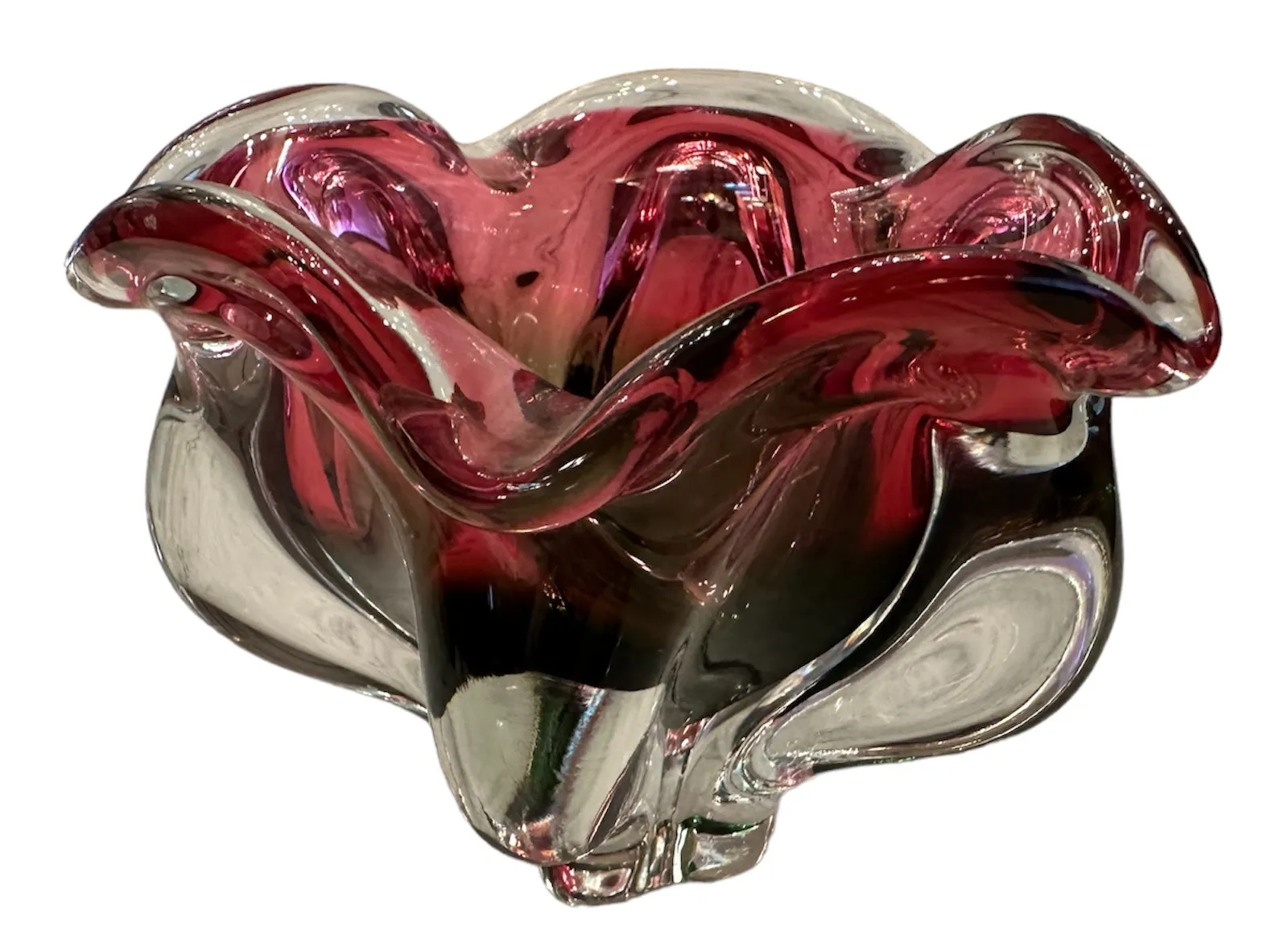 Antico vetro di Murano decorato in forma fluida rossa e trasparente