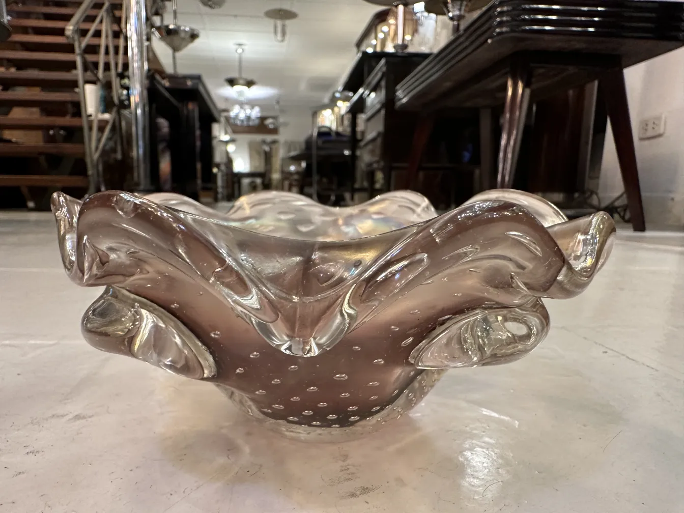 Beau cristal de Murano ancien avec forme ondulée et bulles