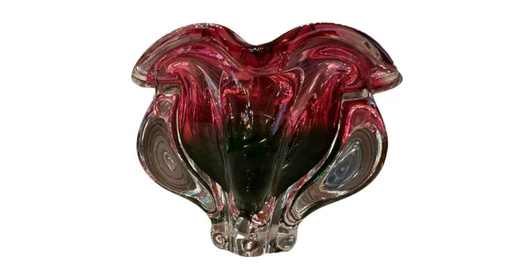 Cristal de Murano ancien avec des formes uniques rouges et vertes