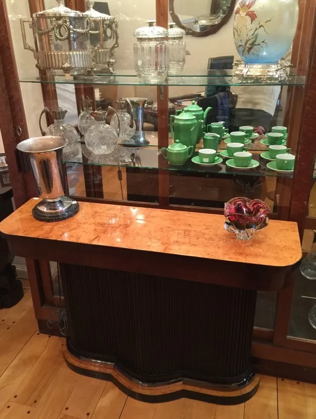 美丽的穆拉诺玻璃制品，色彩鲜艳