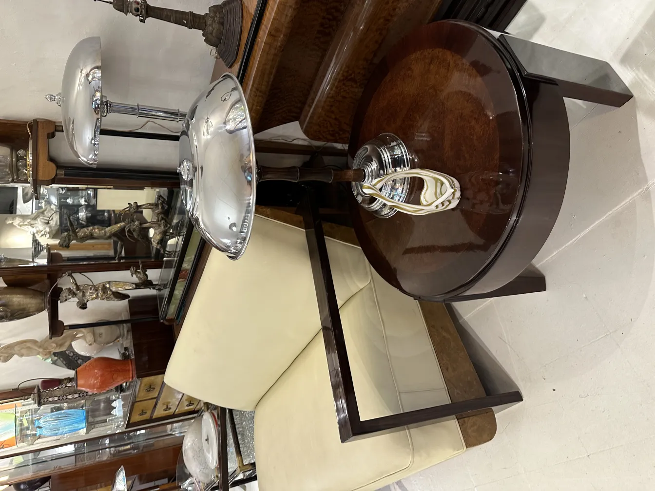 decorativo cristal de murano antiguo en ambiente elegante