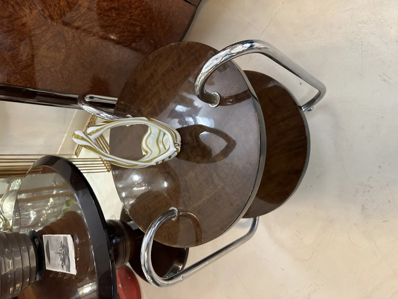 Antico vetro di Murano decorativo con dettagli elaborati