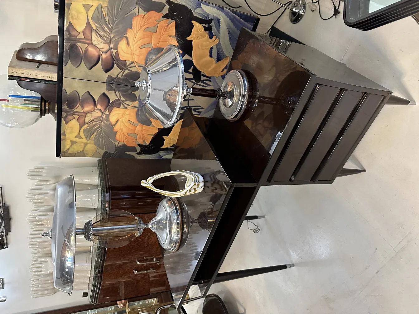 antikes murano-glas vase mit blumen